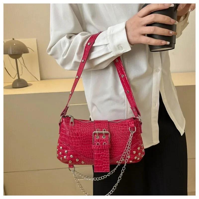 Модные женские сумки через плечо, новые высококачественные, горячая распродажа, универсальные, трендовые, на молнии, с заклепками, молодежные женские сумки