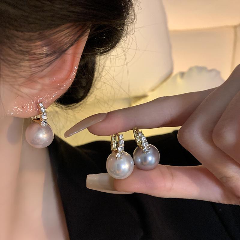 Серьги из французского барочного жемчуга и бриллиантов из серебра 925 пробы для женщин — роскошные, яркие и изысканные гвоздики