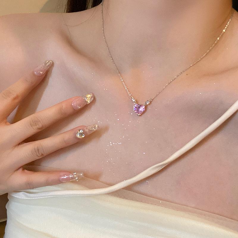 Принцесса в бегах Кулон 'Любовь' Цепочка для ключицы Свежий и милый Девичий Кристально-розовый Бриллиант 'Любовь' Циркониевое ожерелье