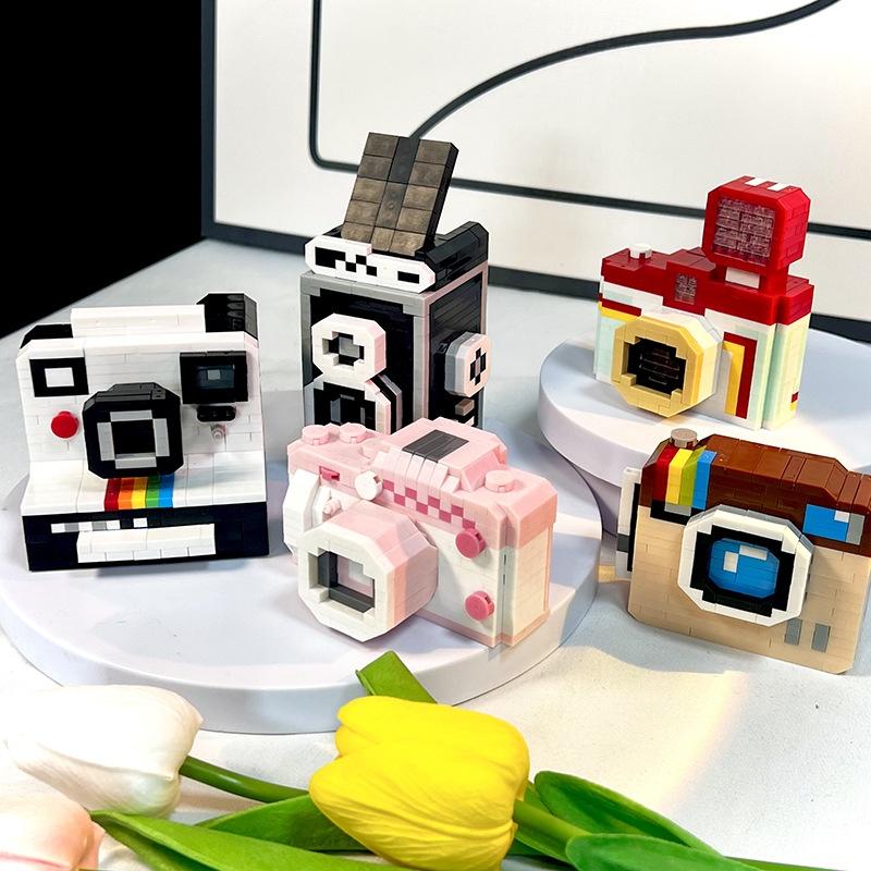 Vintage Retro Camera Building Blocks Toy For Kids Diy Plastic Assembly Toy Set With Abs Plastic Material 460-645 Blocks Included