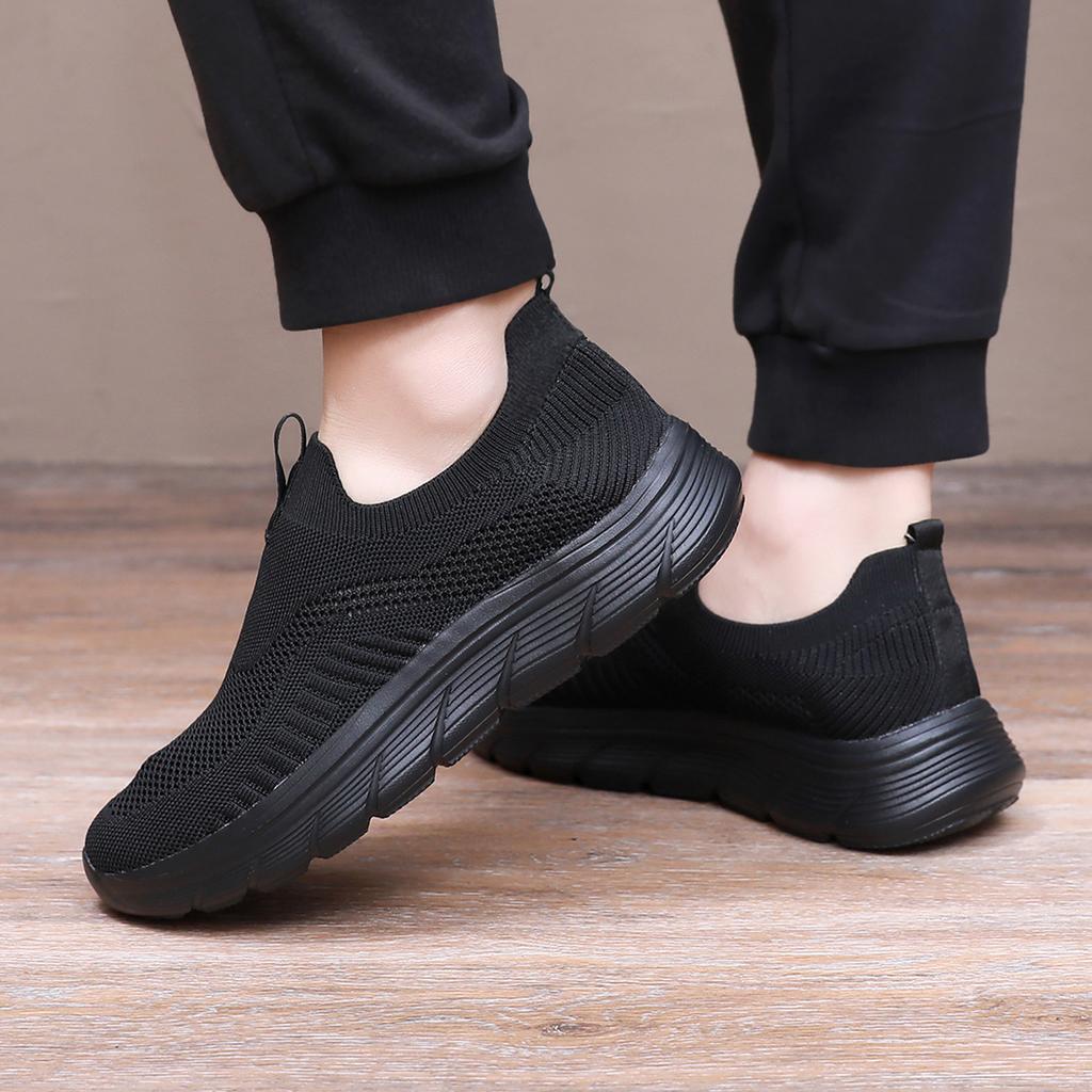 Breathable Men Casual Shoes Lightweight Outdoor Male Walking Shoes Anti-Slip Men'S Sneakers Slip On Flats Vulcanized Shoes