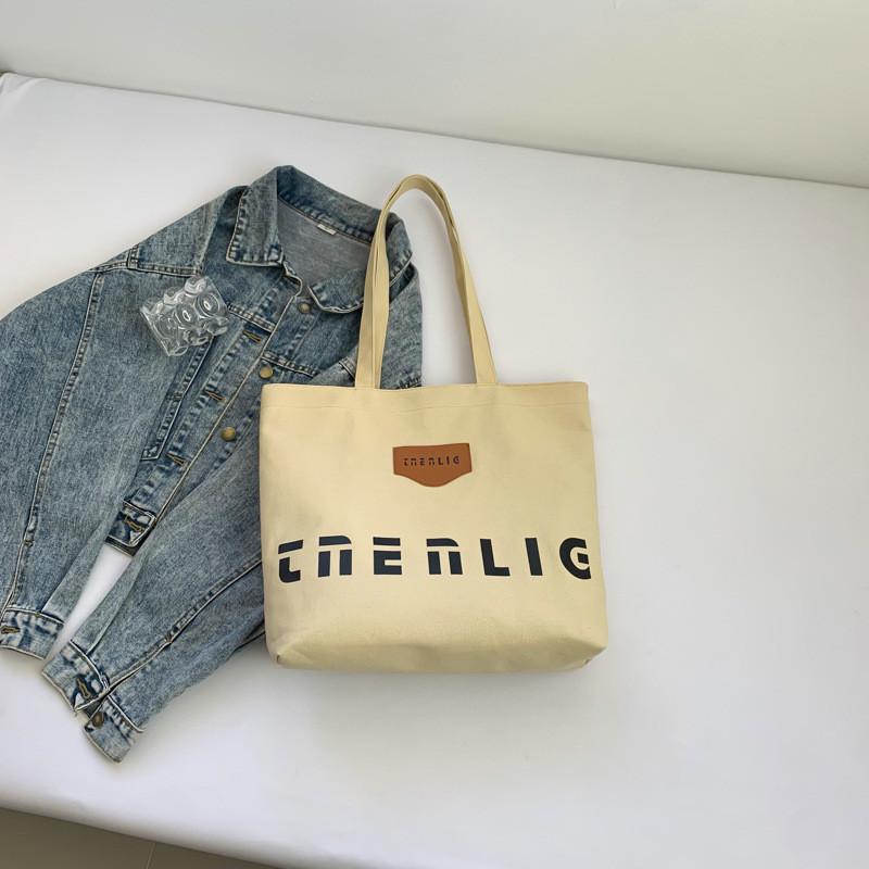 Large Capacity Fashionable Tote Bag For Women Ideal For Autumn Winter Casual Use