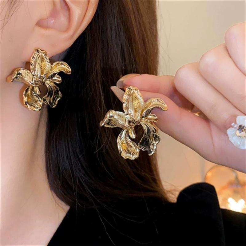 Модные металлические серьги-гвоздики с большим цветком в виде корейской модной бижутерии в подарок