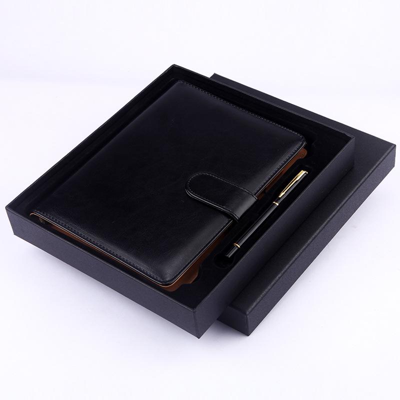 Набор из кожаных блокнотов с магнитной застежкой — с возможностью нанесения логотипа, включает блокноты формата A5 и B5 с отрывными листами в подарочной коробке