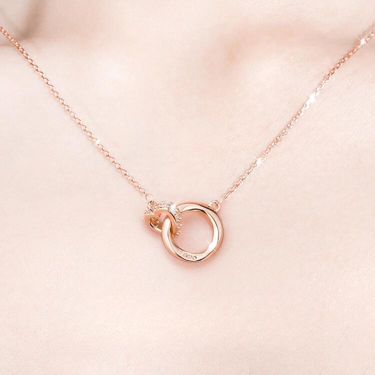 Колье в виде кольца Мёбиуса для девушек, легкая роскошь, нишевая цепочка на ключицу, подарок девушке на год
