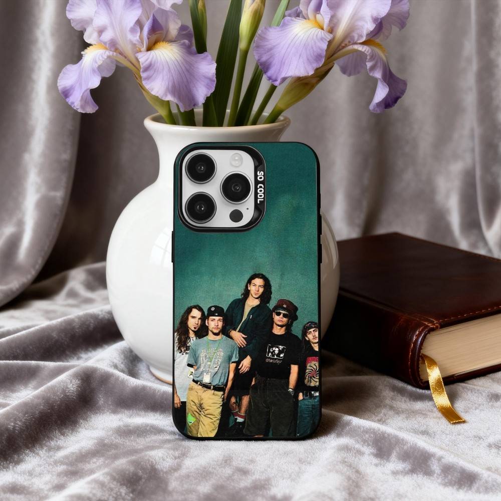 Grungy P-Pearl Jam Bnd Phone Case For iPhone17,16,15,14,13,12,11 Plus,Pro Max Candy Silver Plated Inside Cover