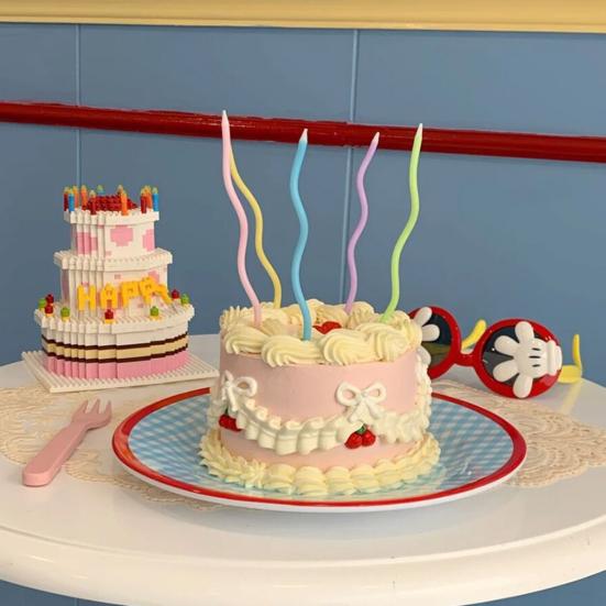 12 Pcs Party Candles Food Grade Safe To Use Flames Threaded Curved Cake Decoration Solid Color Combustible Cake Candles for Christmas