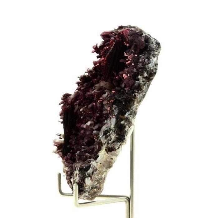 Pierres et Minéraux. Erythrite. 189.5 ct. Bou Azzer District, Tazenakht, Maroc.