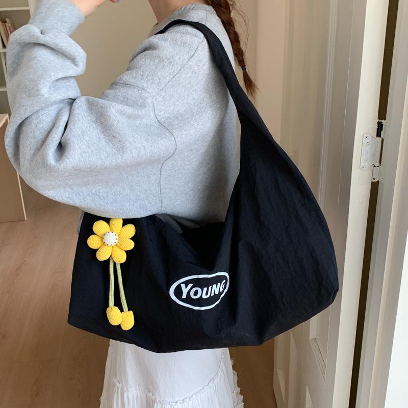 New Trend Fashion Student Class Commuter Shoulder Bag Niche Design Handbag Large Capacity Underarm Bag Women