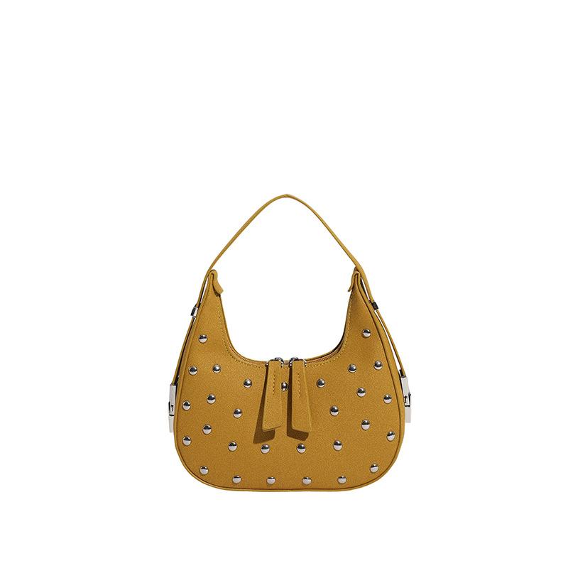 Women's studded handbag, compact and lightweight shoulder bag, fashionable retro shoulder bag, stylish and chic retro crossbody bag.