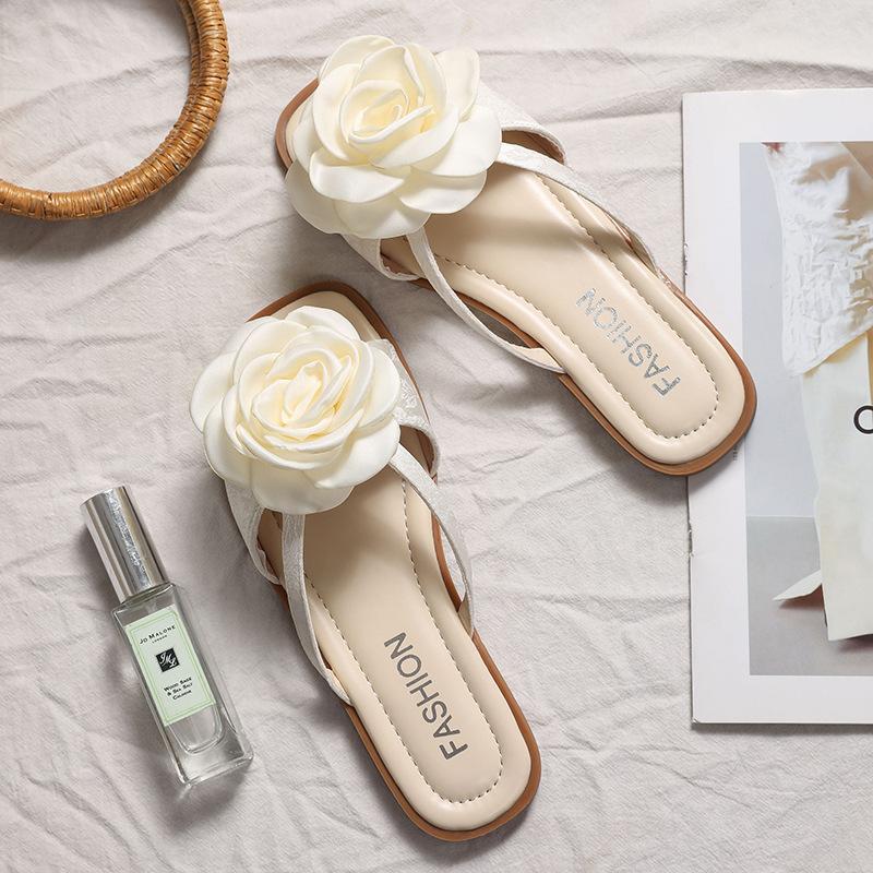 Шлепанцы женские летние модные 2025 новые приморские пляжные туфли на плоской подошве с цветочным принтом, нескользящие, в сказочном стиле, супер огонь, крутые