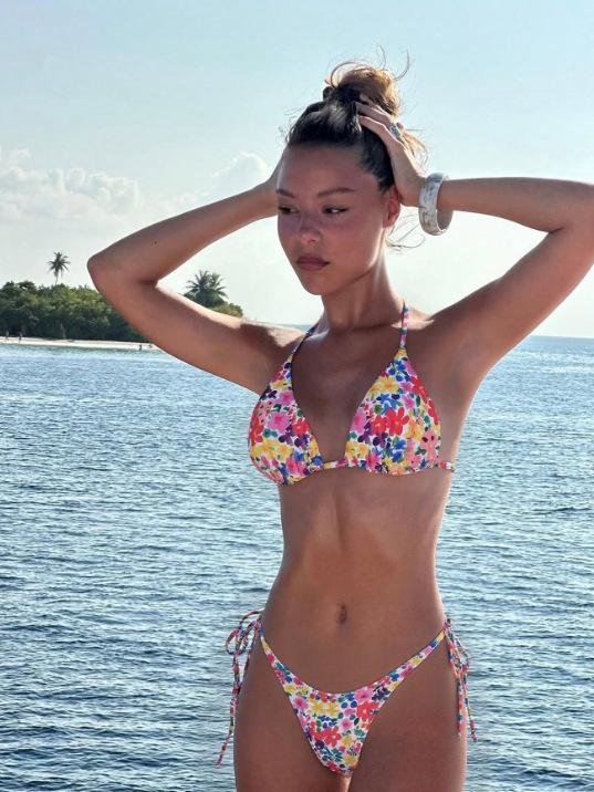 New sexy and fashionable off-the-shoulder collar lace-up floral print triangle top with side lace-up underpants bikini