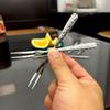 Фруктовые вилки из нержавеющей стали с ручкой с молотковой текстурой, устойчивое к ржавчине покрытие, идеально подходят для послеобеденного чая, ежедневной подачи десертов
