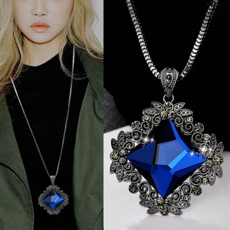 Ожерелье с кристаллами и бриллиантами