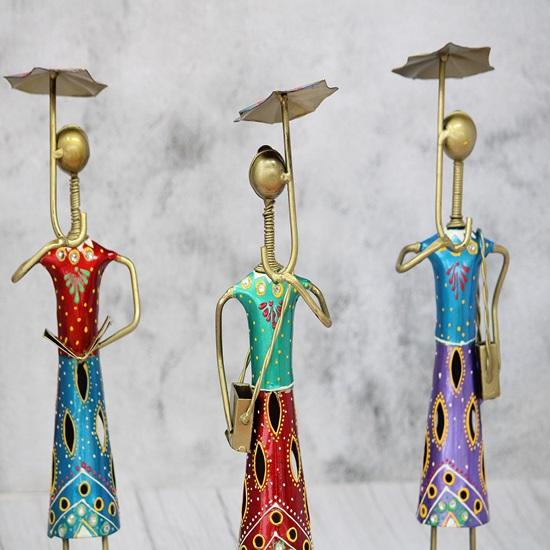 Set of 3 Pcs Handmade Metal Fashion Dolls with Umbrella Decorative Showpiece Items for Home Decor 30.48 Cm