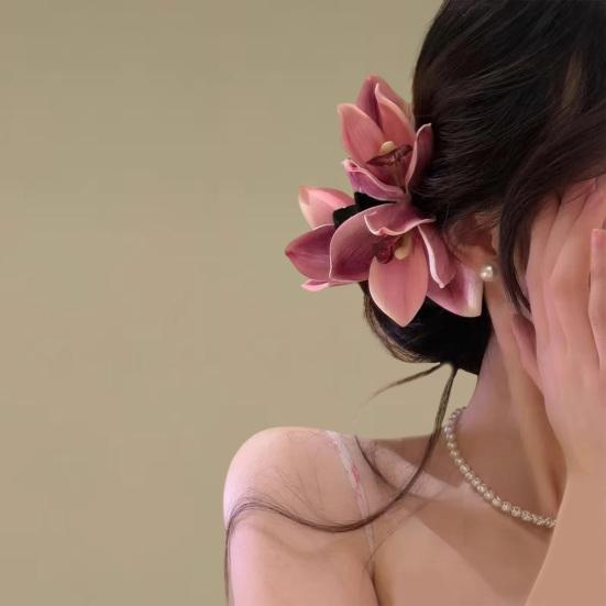 Hair Claw 3D Simulated Flower Shape Hair Clip Anti-slip Teeth Back Head Shower Hair Claw Hair Accessories