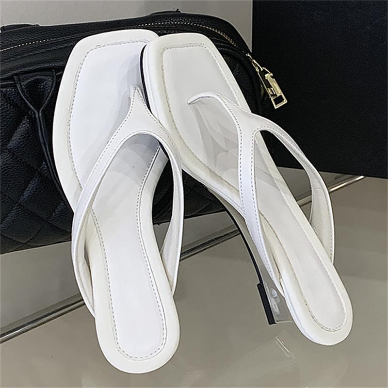 Eilyken Летняя Мода 2026 Квадратный Носок Женские Шлепанцы Сандалии на Танкетке Низком Каблуке Шлепанцы Вьетнамки Обувь для Дома Zapatos Mujer
