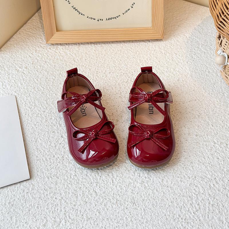 Girls small leather shoes 2025 spring and autumn Korean version of baby girl soft-soled butterfly shoes princess shoes shallow mouth Velcro single sho