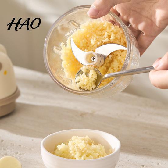 Electric Garlic Crusher Masher, Portable Wireless Food Chopper with Stainless Steel Blades, Kitchen Tool Rechargeable Mini Vegetable for Cooking