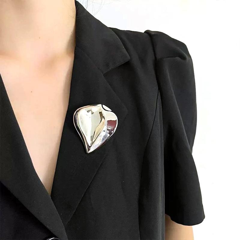 Модная и простая блестящая брошь