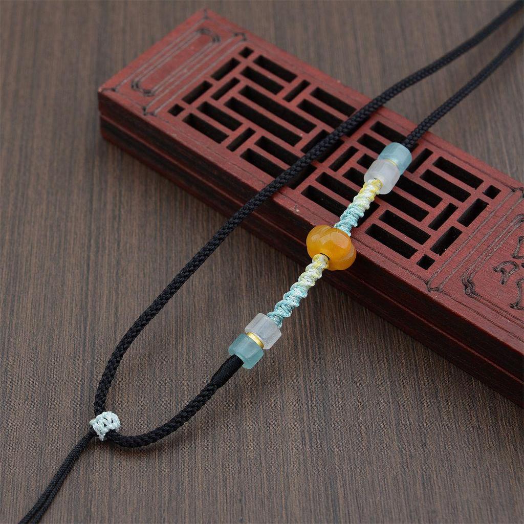 Плетеное макраме ожерелье с кристаллом авантюрина и подвеской из тыквенного нефрита