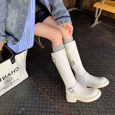 Милые и крутые сапоги-ботфорты Spice Girls, простые, но до колена, новая коллекция осень-зима 2025, круглый носок, толстая подошва, толстый каблук, ремешок с пряжкой, высокие сапоги