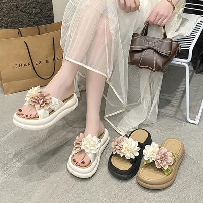 Двухцветные шлепанцы на платформе с цветами, женские летние новые на плоской подошве, студенческая мода, пляжные прохладные шлепанцы