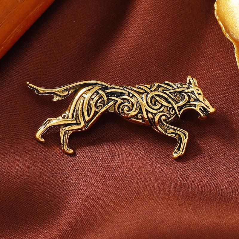 1pc Vintage Wolf Head Brooch Pin, Men's Fashion Alloy Lapel Pin, Animal Design Accessory for Suit Jacket Clothes Lapel Pin