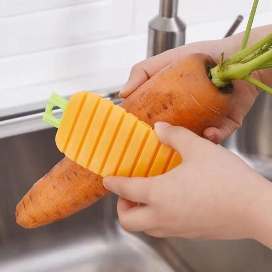 Carrot-Shaped Cleaning Brush for Vegetables Fruits Flexible Bristles Non-scratch Scrubbing Brush for Stain Removal Multi-Section Joint Design