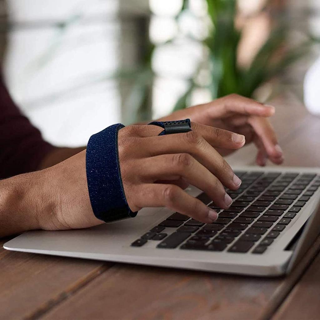 Поддержка пальцев Фиксированная металлическая пластина Разъемная конструкция Надежно закреплена Регулируемый Один размер подходит большинству