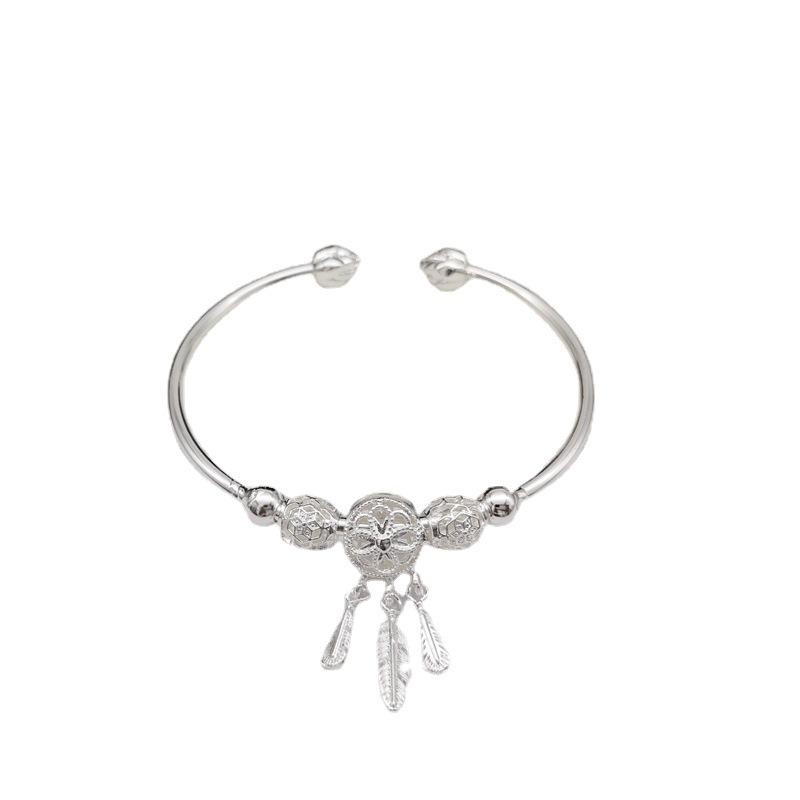 Fashionable Tassel White Copper Light Luxury Bracelet, Popular On The Internet, Giving Girlfriend A Holiday Gift with The Same Design