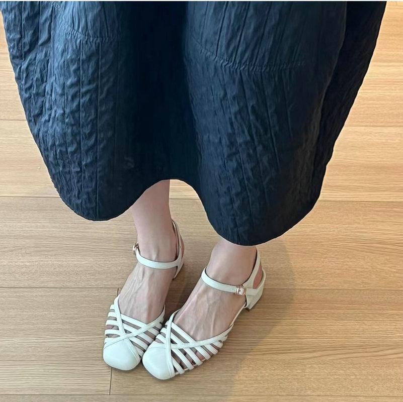 Women'S Middle Heel Sandals With A Combination Of Anti-Slip Thick And Thin Straps And A Hollowed-Out Buckle At The Back