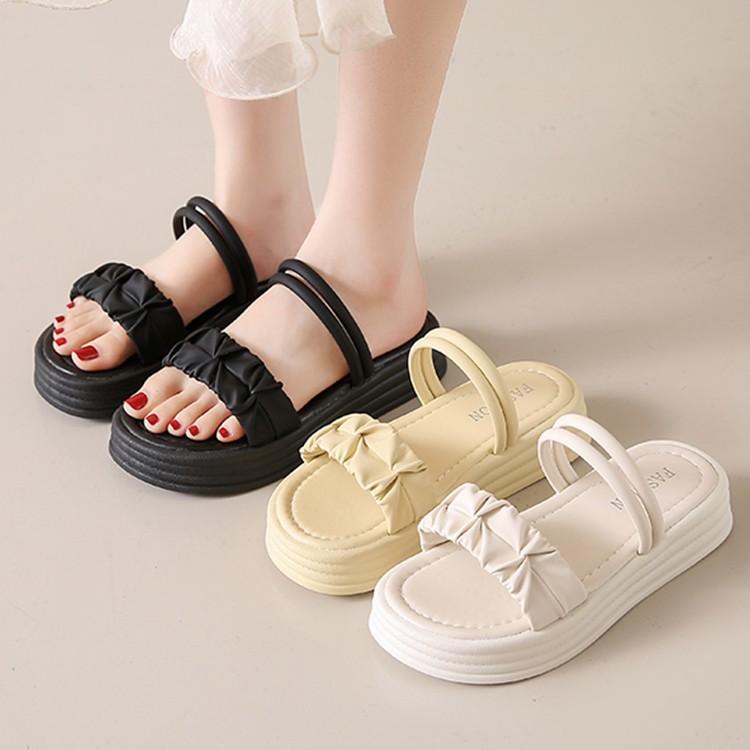 Platform Two Wear Sandals Female 2025 New Summer Internet Celebrity Fairy Wind Cool Slippers with Skirt Roman Beach Shoes