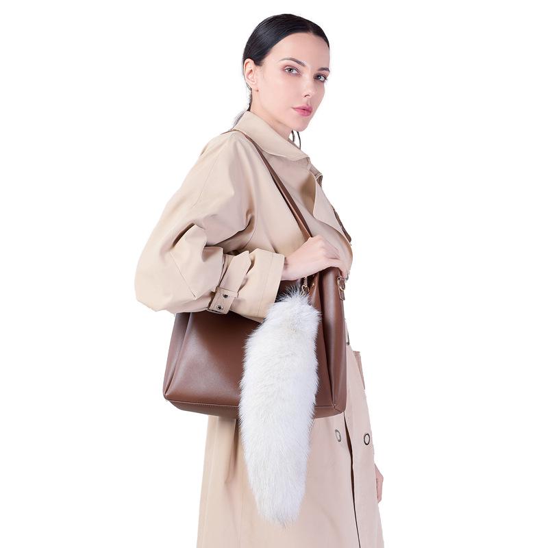 Серебристо-голубой кулон-шарм из натурального меха лисы - Женский аксессуар для сумки и брелок для ключей автомобиля