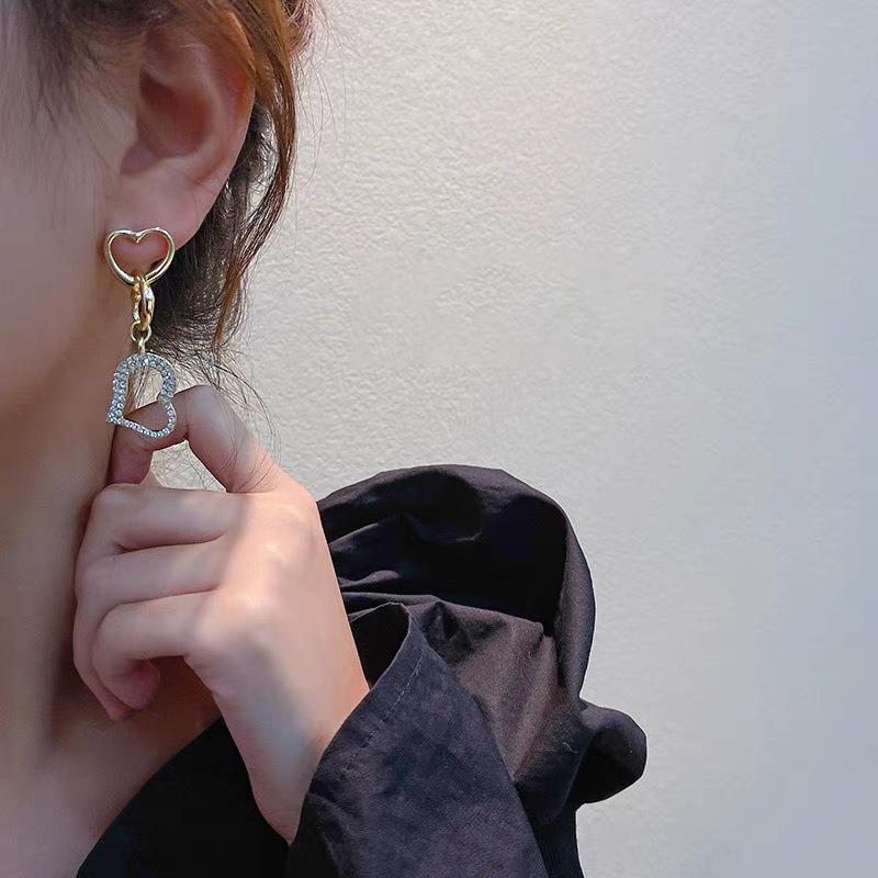 Серебряная Игла Корея Дондэмун Алмазные Полые Сердце Серьги Простые Модные Серьги с Характером Милые Серьги Женские