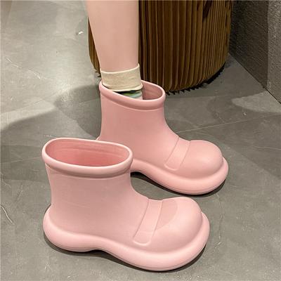 Женские нескользящие водонепроницаемые резиновые сапоги на толстой подошве цвета конфет