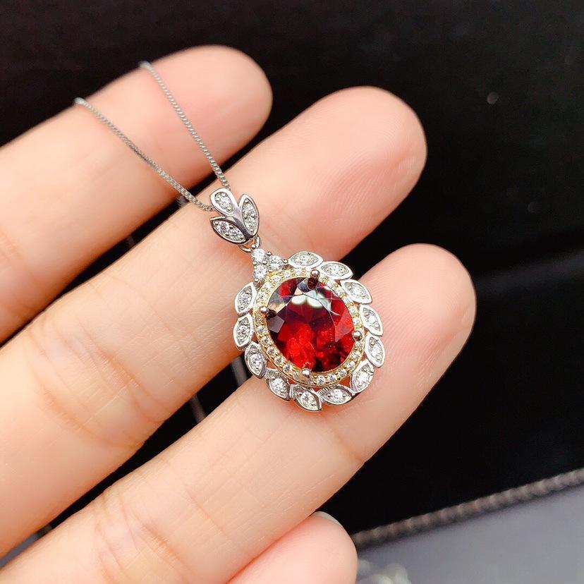 BELLA BOX New Style Luxurious Oval Imitation Red Pendant Separation Clavicle Necklace Fine Jewelry For Wedding Engagement