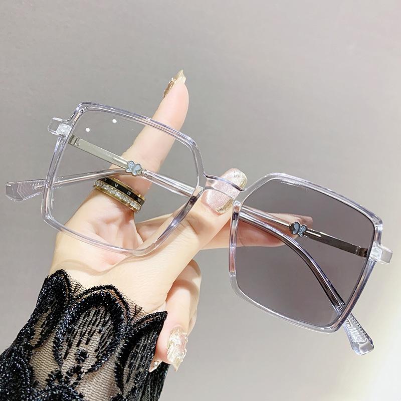 Women's Luxury Pochromic Myopia Glasses Trendy New Square Butterfly Eyeglasses Elegant Near Sight Eyewear for Ladies Men
