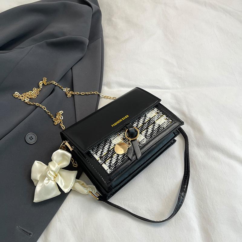 Simple Temperament Популярная в этом году сумка через плечо на одно плечо Летом Новый нишевый дизайн Модная маленькая квадратная сумка