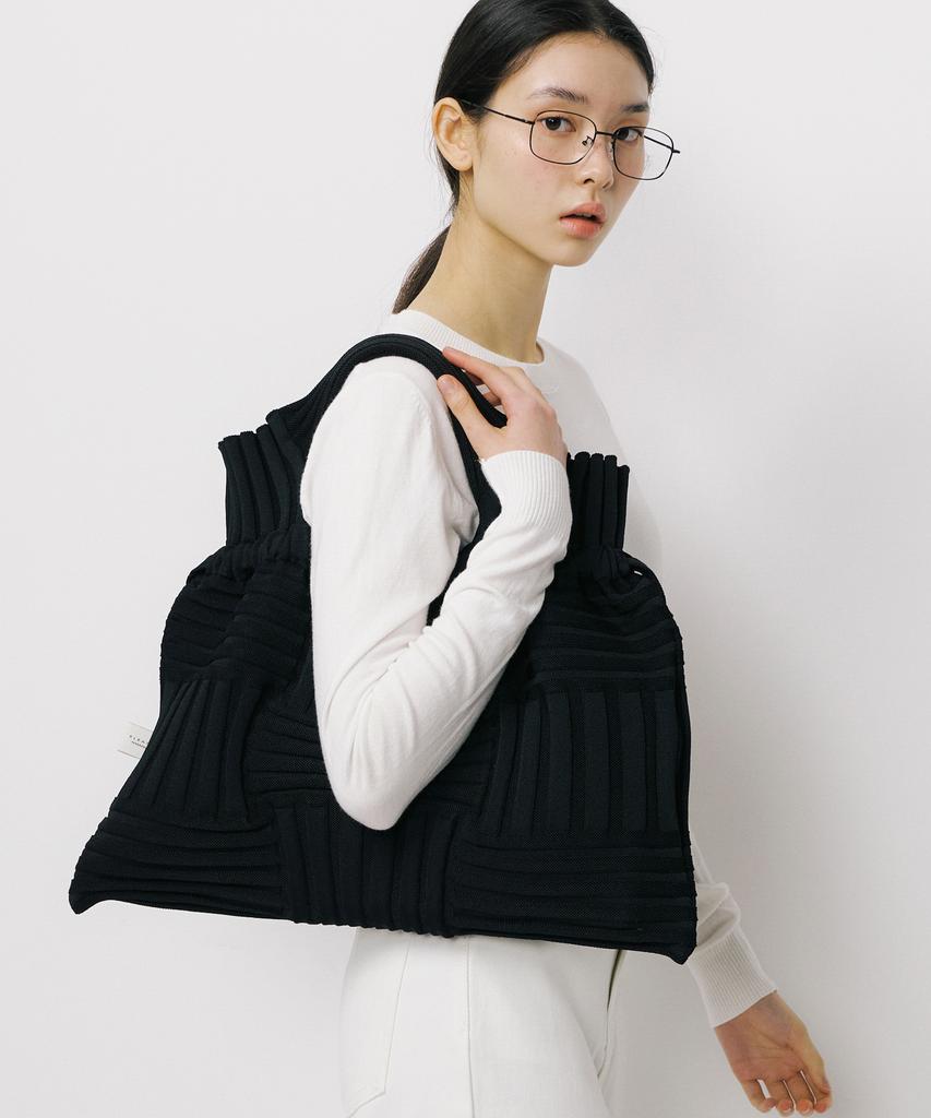 Сумка Pleatsmama с большим бантом Черная