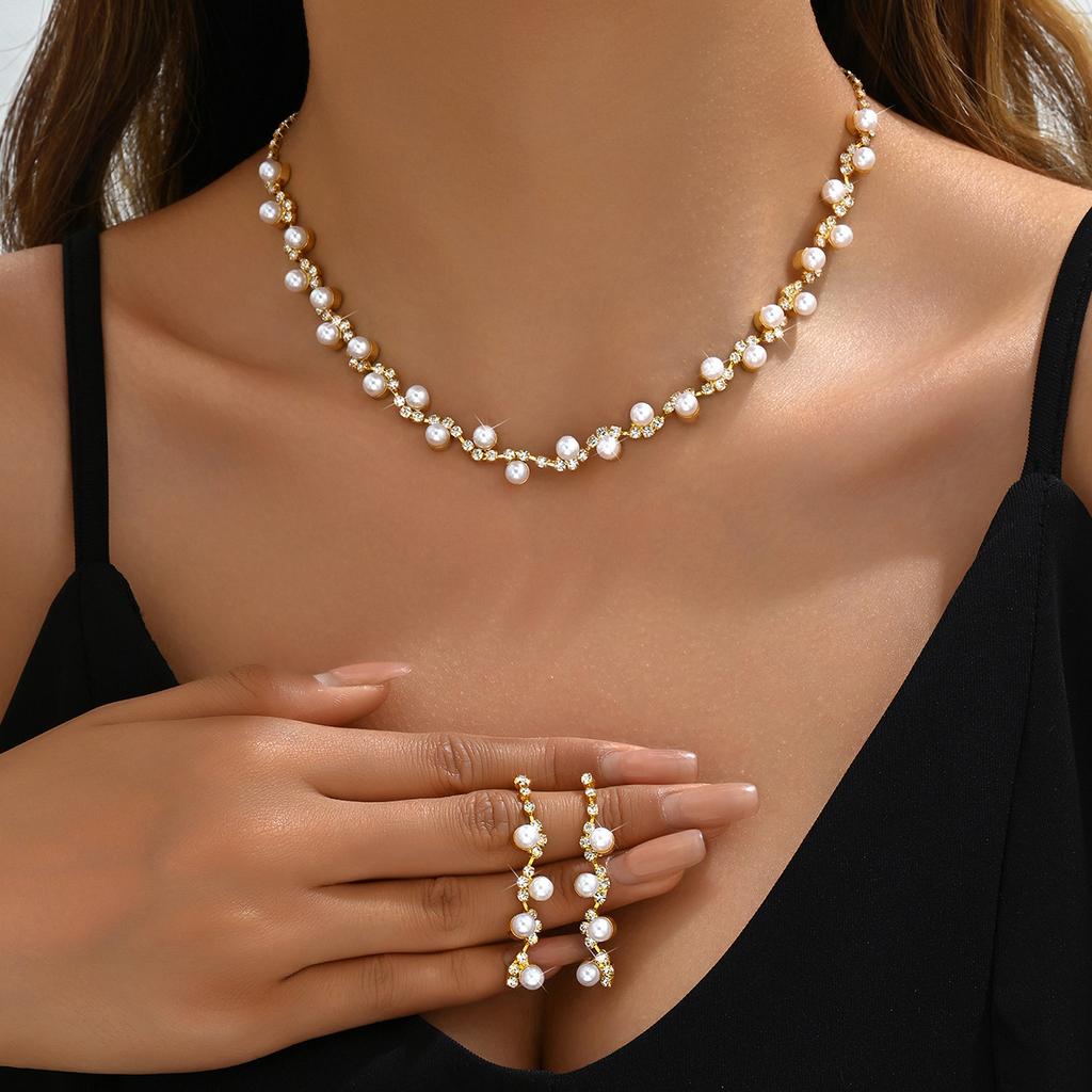 Crystal Rhinestones, Necklaces, Stud Earrings, Bracelets, Three-Piece Jewelry Accessories, Wedding And Bridal Accessories.