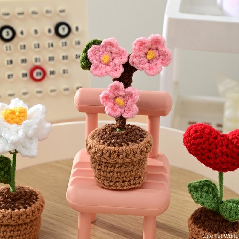 Mini Crochet Flower Potted Tulip Sunflower Plum Blossom Artificial Flower Handmade Desk Decor Day Gift Wedding Guest Gift