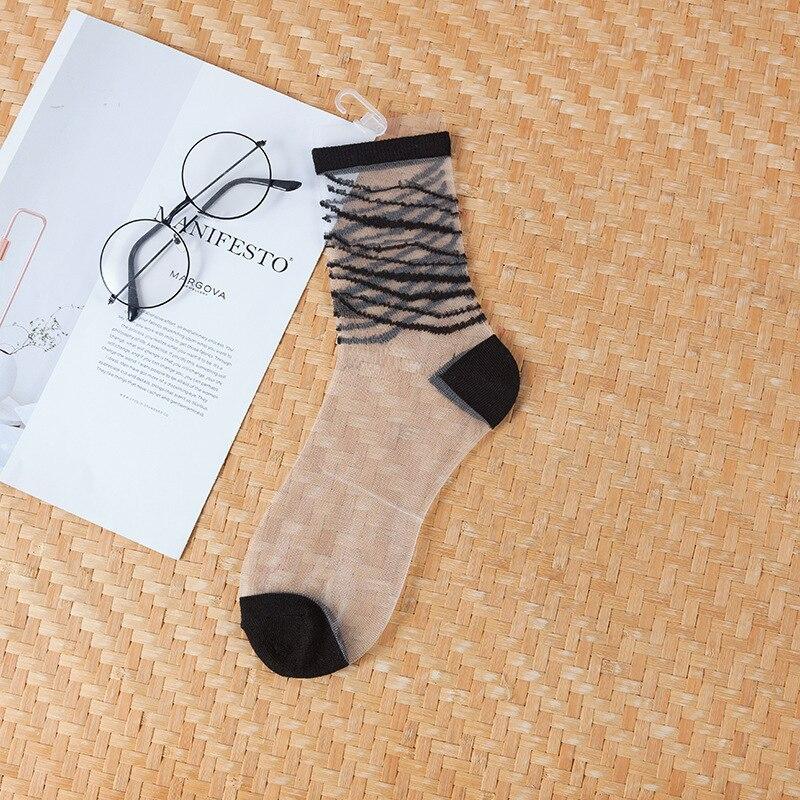 Sexy Lace Mesh Fishnet Woman Socks Harajuku Hip Hop Skateboard Elasticity Crew Socks Summer Ultra-thin Transparent Socks Women EMA