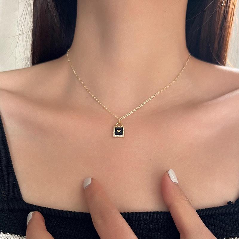 Простой темперамент Золотое колье-бини женское