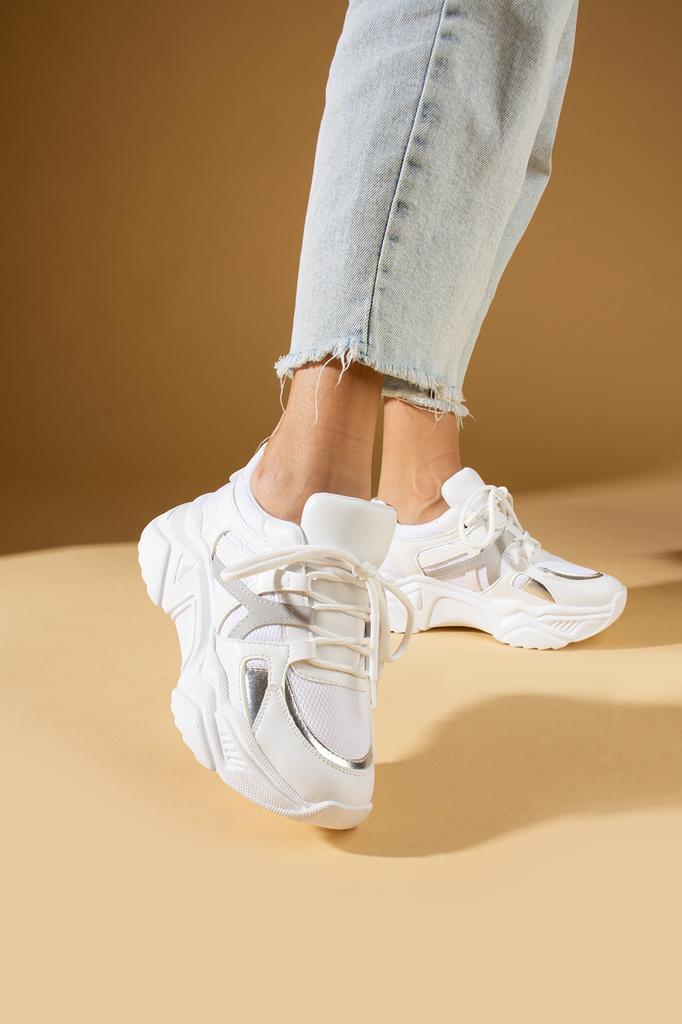 Женские кроссовки на шнуровке с удобной подошвой 36-141-24