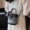 Textured small bag women's 2025 foreign style new Korean high-value shoulder bag going out portable messenger bag cylinder bag