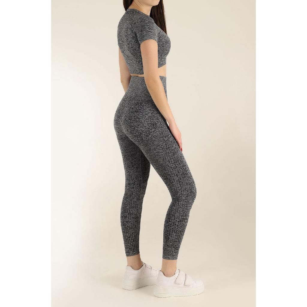 Комплект спортивных колготок меланжевого цвета с короткими рукавами