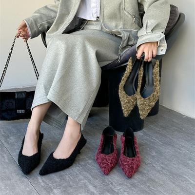 Весна и осень 2025 новая обувь Xiaoxiangfeng на высоком каблуке женская с острым носком с мелким вырезом женская обувь на тонком каблуке темпераментные туфли-лодочки