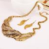 Fashion Rhinestone Decoration Feather Design Women Gold Necklace And Earring Set For Casual And Travel Scenes