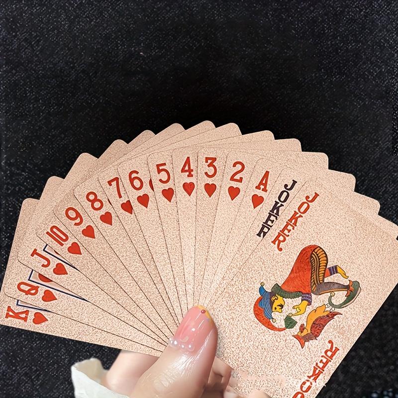Высококачественный игровой набор: 1 колода водонепроницаемых и износостойких игральных карт из розово-золотой фольги PET с 50 круглыми реквизитами